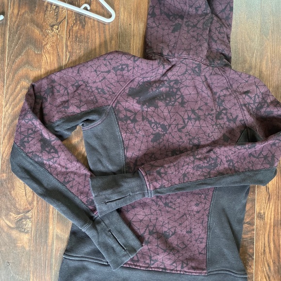 Lululemon Scuba II hoodie - Picture 3 of 6